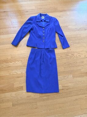 Ladies Sz 10P "Leslie Fay" Vibrant Cobalt Blue Two-Piece Blazer & Skirt Suit GUC